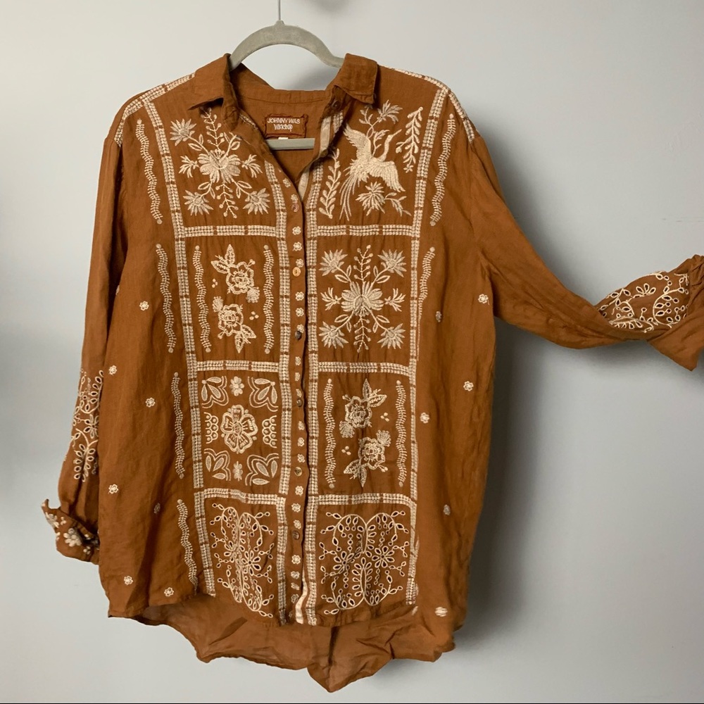 JOHNNY WAS WORKSHOP EMBROIDERED BUTTON DOWN